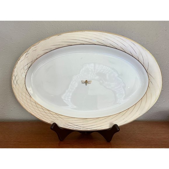 Mary Kay - 50th Golden Anniversary Bumblebee Serving Platter ~ 14.5" (2013) - Picture 3 of 8